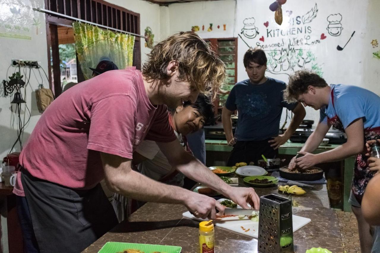 Rain Forest Guest House And Jungle Trekking Bukit Lawang Eksteriør billede